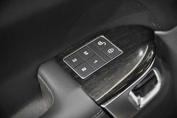 Land Rover Range Rover Sport 14 of 25
