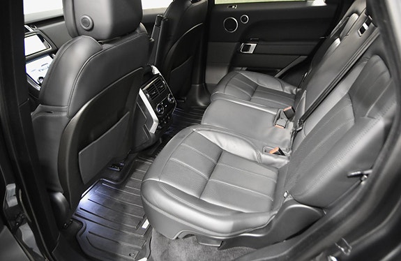 Land Rover Range Rover Sport 16 of 25