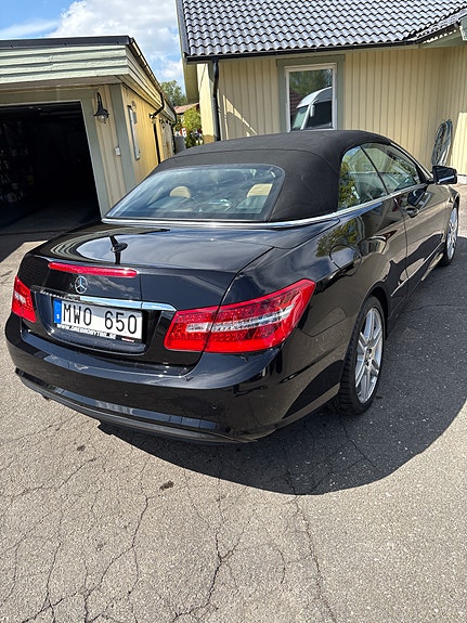 Mercedes-Benz E250 3 of 5