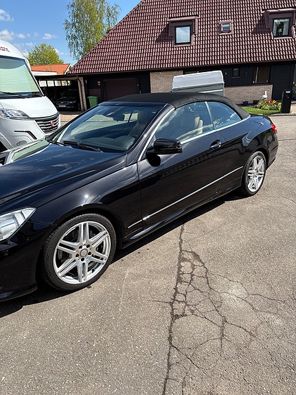Mercedes-Benz E250 2 of 5
