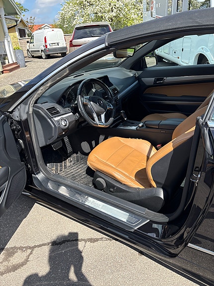 Mercedes-Benz E250 4 of 5