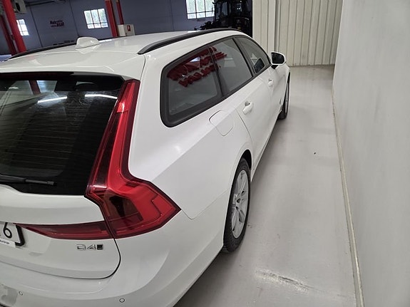 Volvo V90 6 of 10
