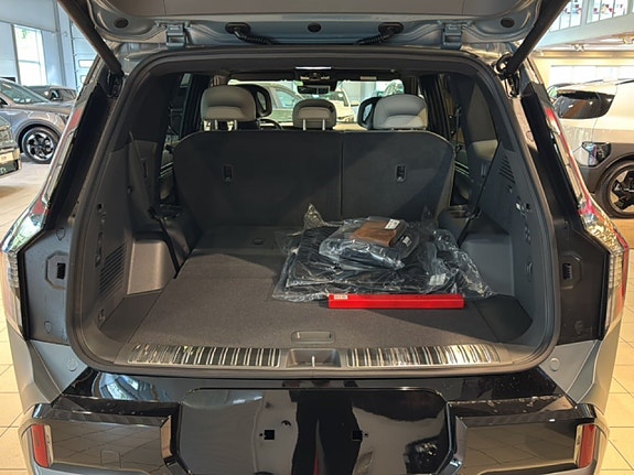 Kia EV9 14 of 19