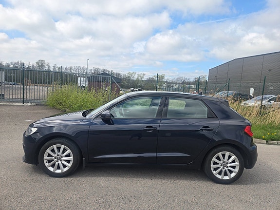 Audi A1 2 of 22