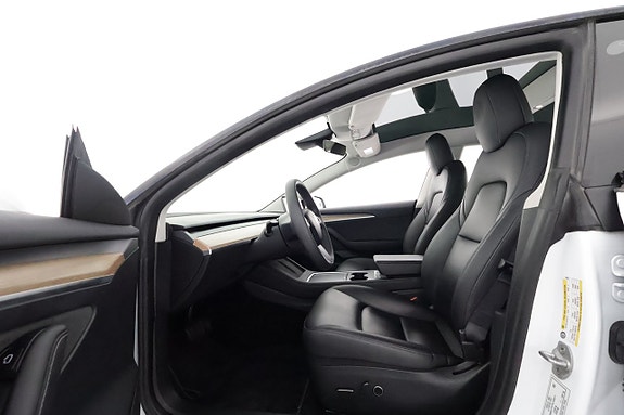 Tesla Model 3 11 of 26