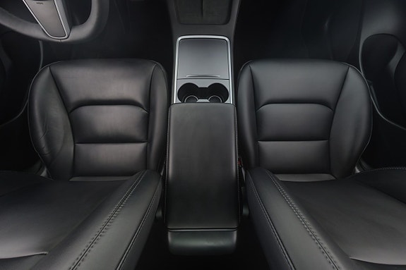 Tesla Model 3 14 of 26