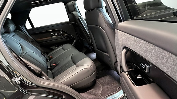 Land Rover Range Rover Sport 5 of 5