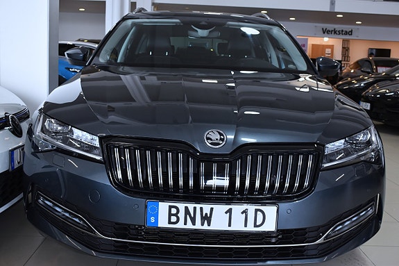 Skoda Superb 2 of 5