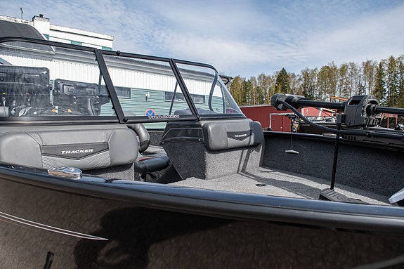 Tracker ProGuide V175 Combo Mercury F150 Pro XS 6 of 12
