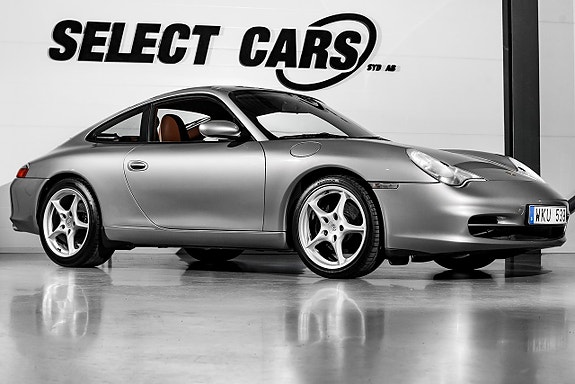 Porsche 911 Carrera 2 of 5