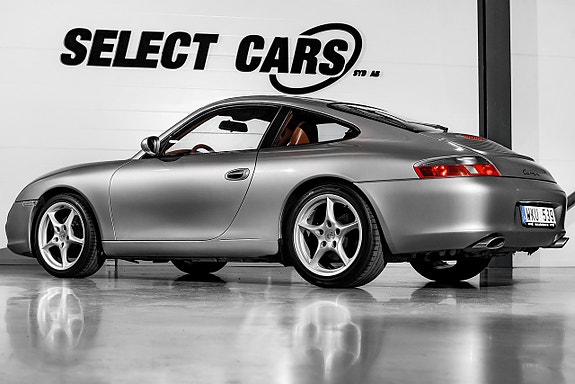 Porsche 911 Carrera 5 of 5