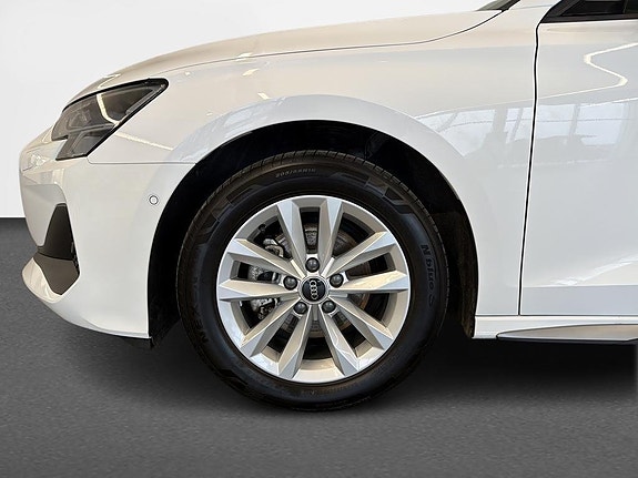 Audi A3 8 of 12
