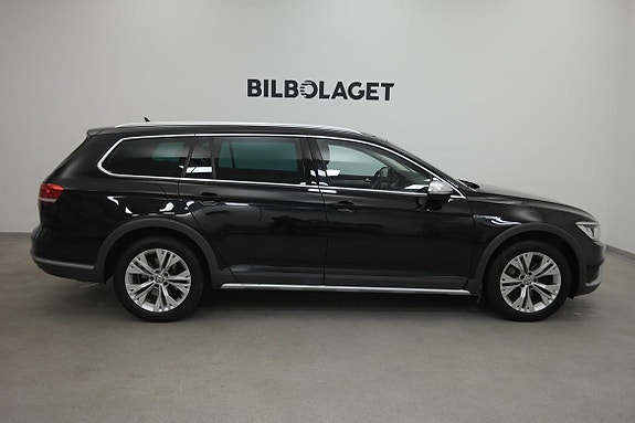 Volkswagen Passat Alltrack 3 of 5