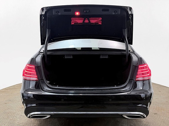 Mercedes-Benz E250 8 of 30