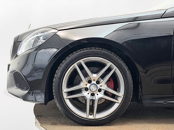 Mercedes-Benz E250 11 of 30