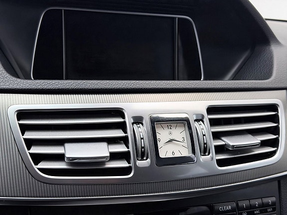 Mercedes-Benz E250 23 of 30