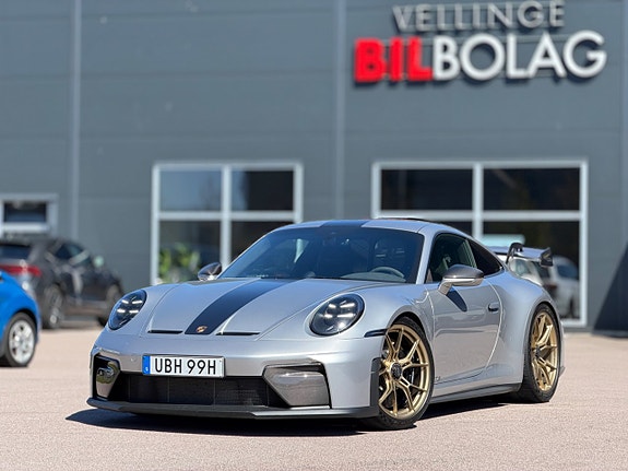 Porsche 911 2 of 5