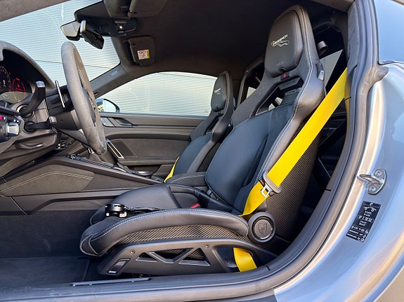 Porsche 911 12 of 25