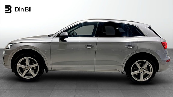 Audi Q5 2 of 5