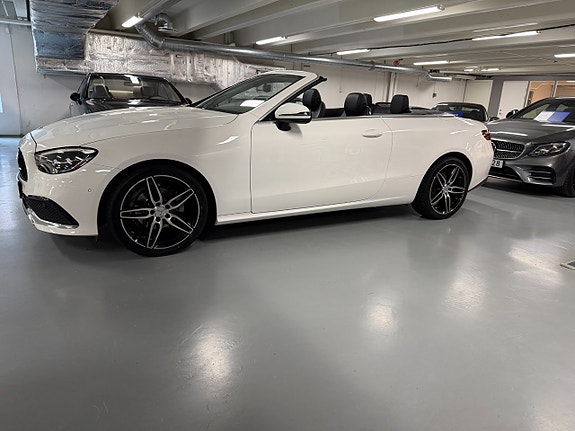 Mercedes-Benz E220 3 of 5