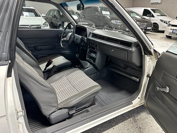 Subaru 1800 9 of 30