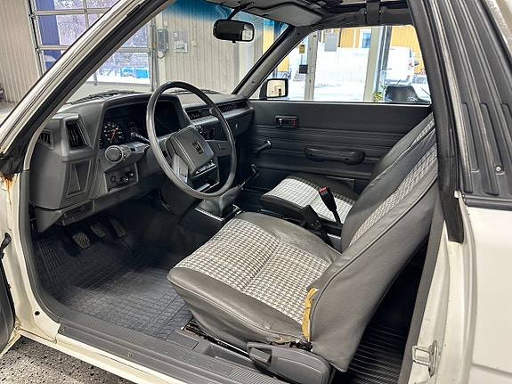 Subaru 1800 11 of 30