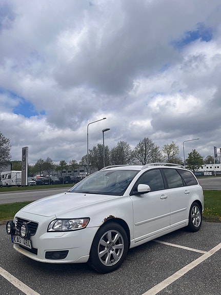 Volvo V50 2 of 11