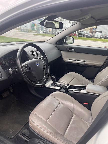 Volvo V50 6 of 11