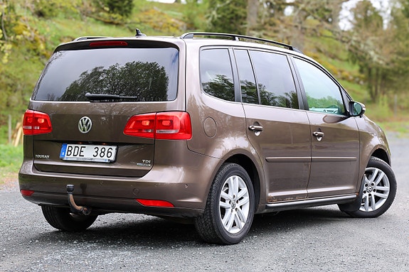 Volkswagen Touran 3 of 5