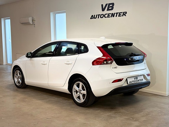 Volvo V40 4 of 24