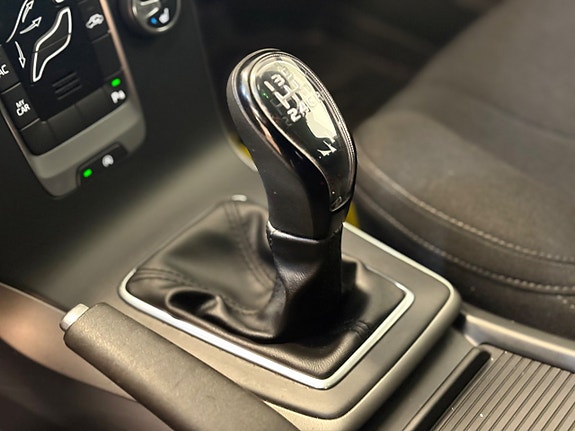 Volvo V40 16 of 24