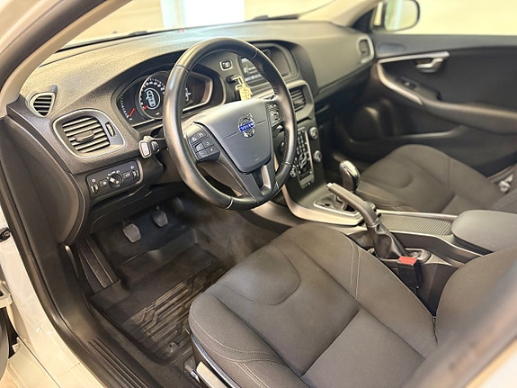 Volvo V40 21 of 24