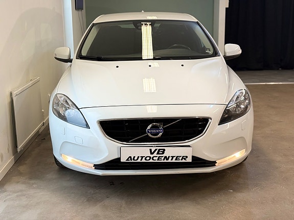 Volvo V40 9 of 24