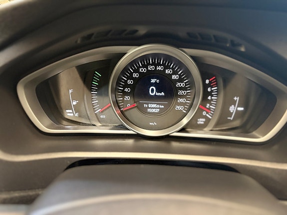 Volvo V40 13 of 24