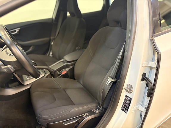 Volvo V40 19 of 24