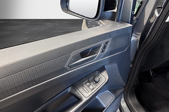 Volkswagen Caddy Maxi 18 of 22