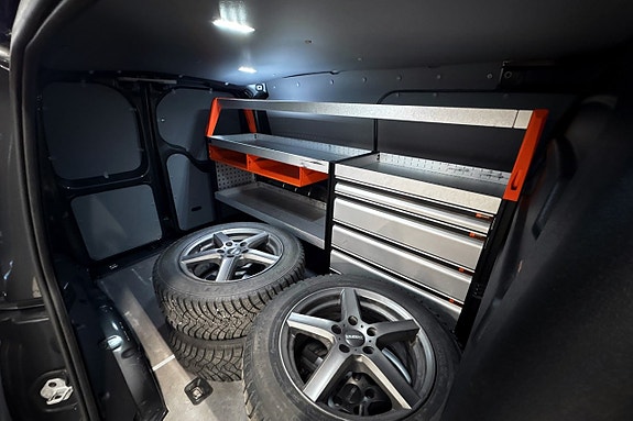 Volkswagen Caddy Maxi 13 of 22