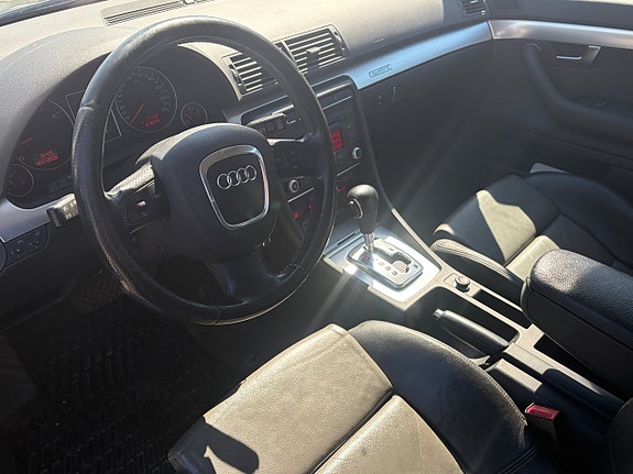 Audi A4 4 of 5