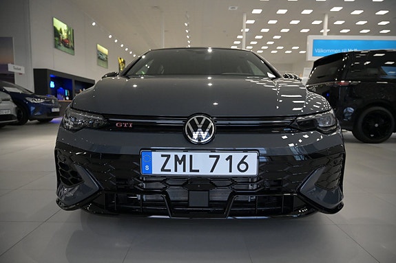 Volkswagen Golf I 3 of 30