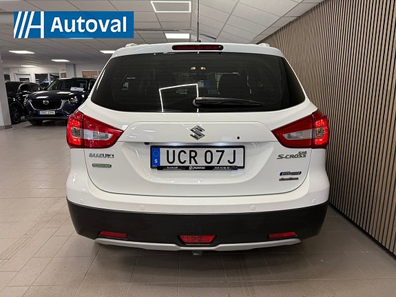 Suzuki S-Cross 4 of 5