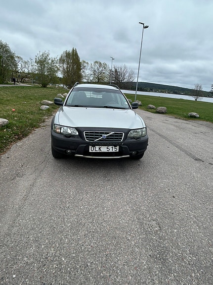 Volvo XC70 2 of 5