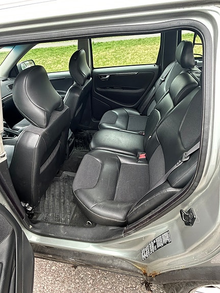 Volvo XC70 5 of 5
