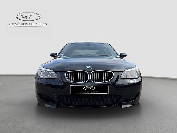 BMW M5 2 of 16
