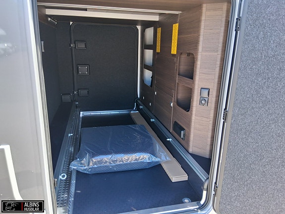 Adria Sonic Supreme 700 SL / Hydrauliska stödben på köpet! 6 of 21