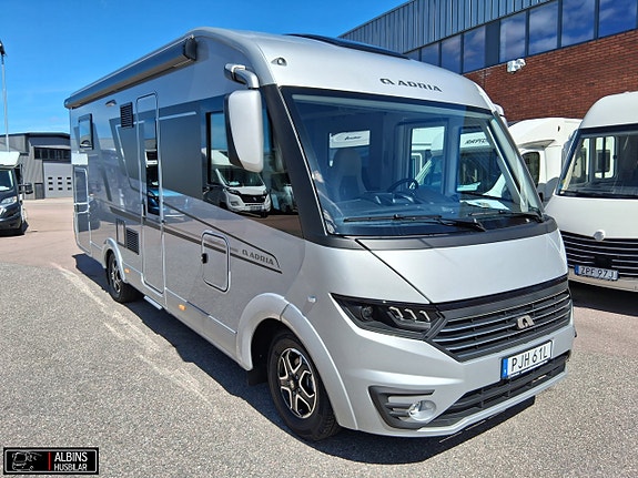 Adria Sonic Supreme 700 SL / Hydrauliska stödben på köpet!