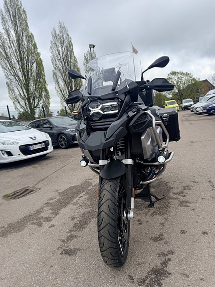 BMW Motorrad R 1250 GS Adventure  Triple Black 9 of 13