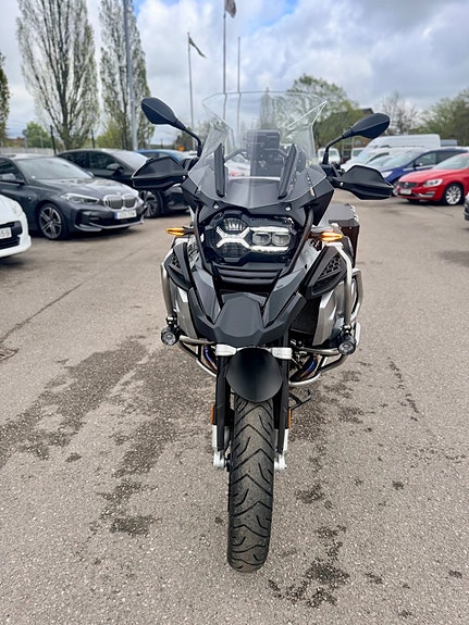 BMW Motorrad R 1250 GS Adventure  Triple Black 4 of 13