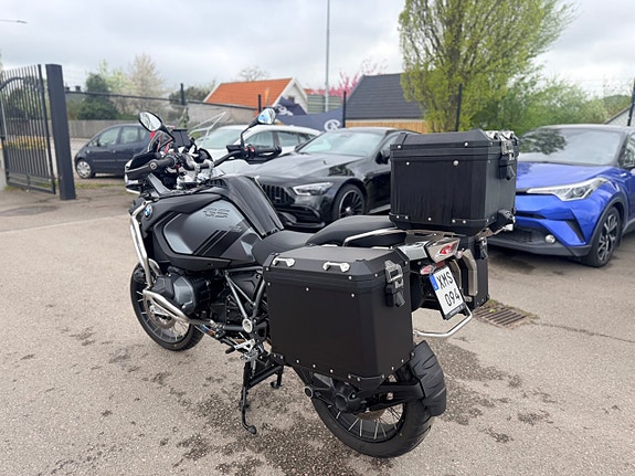 BMW Motorrad R 1250 GS Adventure  Triple Black 2 of 13