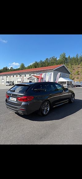 BMW 520d 2 of 4