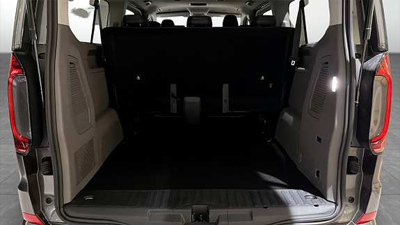 Volkswagen Caravelle 12 of 13